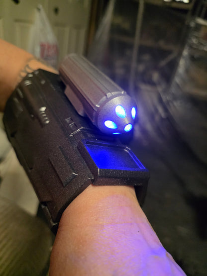 Hinged Mandalorian Vambrace W/Optional Accessories