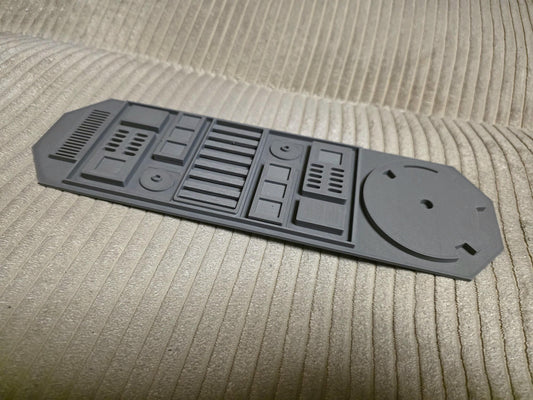 Greeblie Husky Bin Center Plate